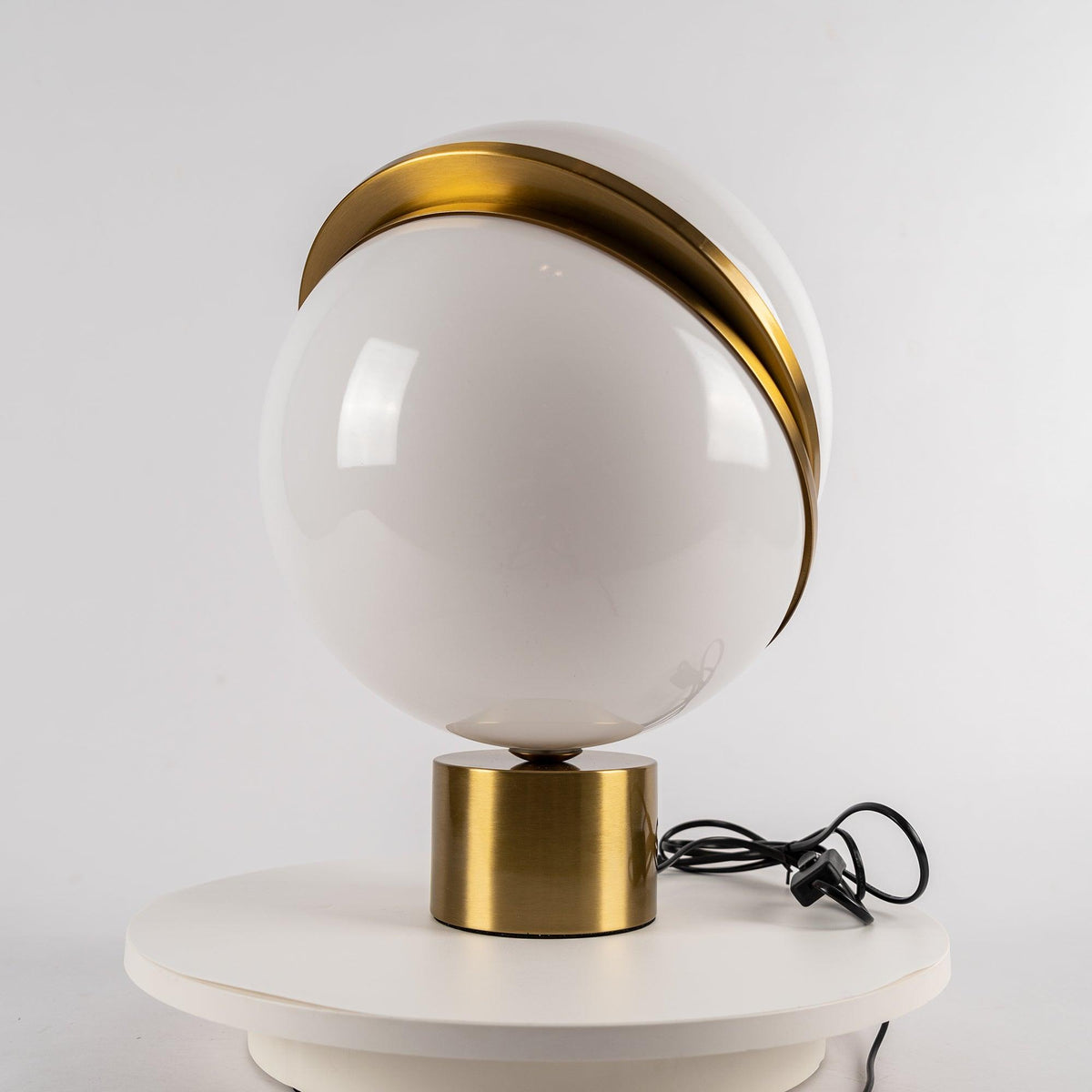 Solaria lampa stołowa futurystyczna
