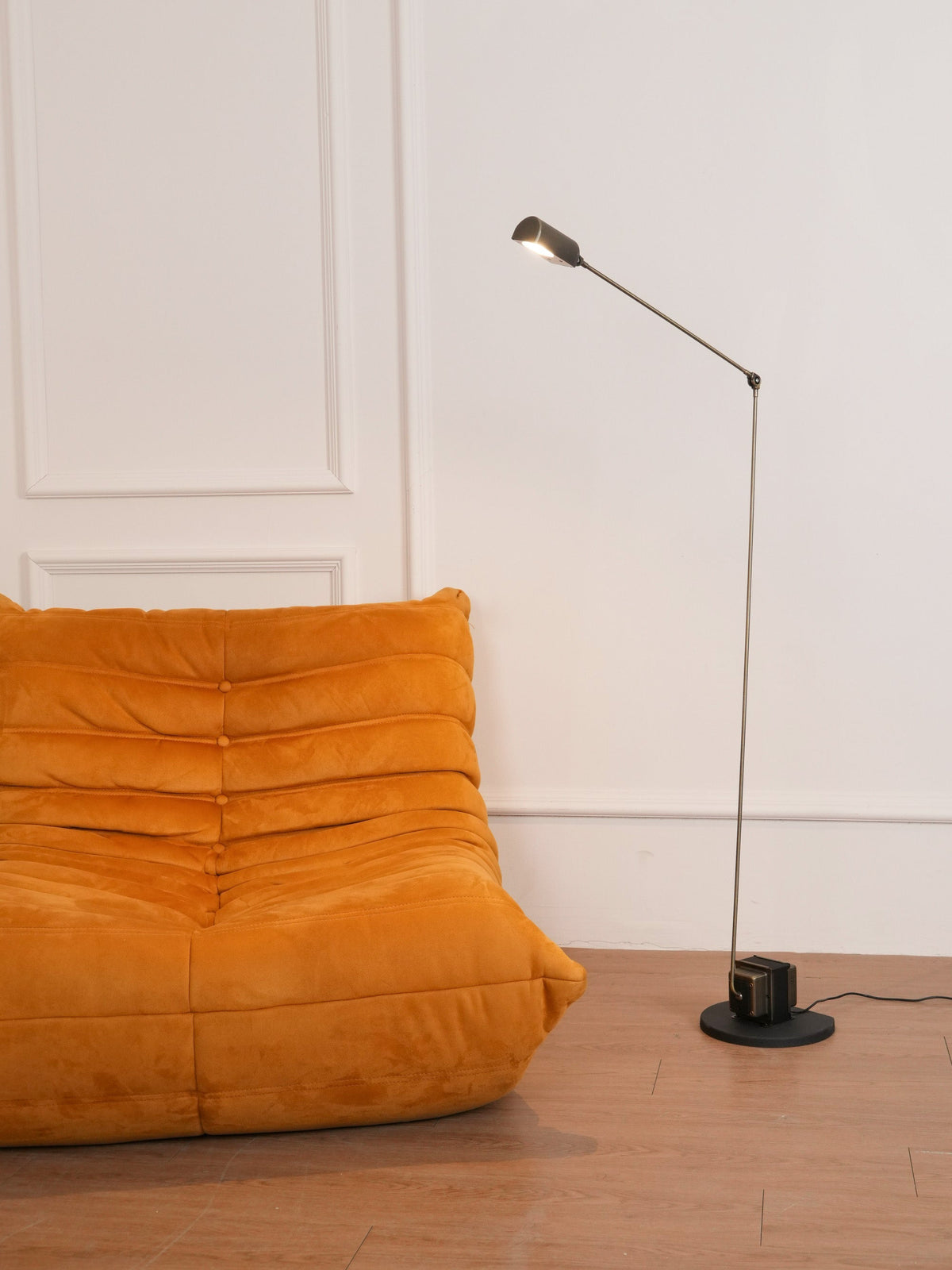 Nerilux regulowana lampa stojąca