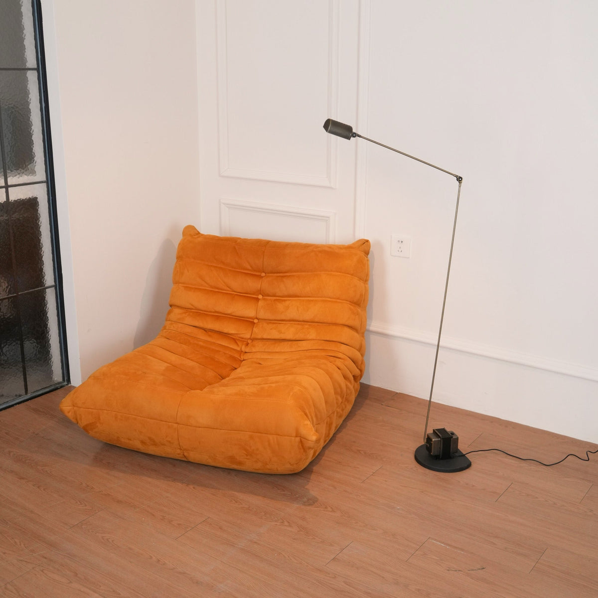 Nerilux regulowana lampa stojąca
