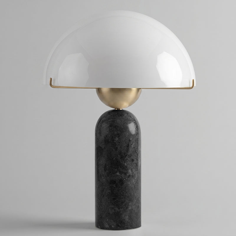 Nerarena lampa stołowa z marmuru