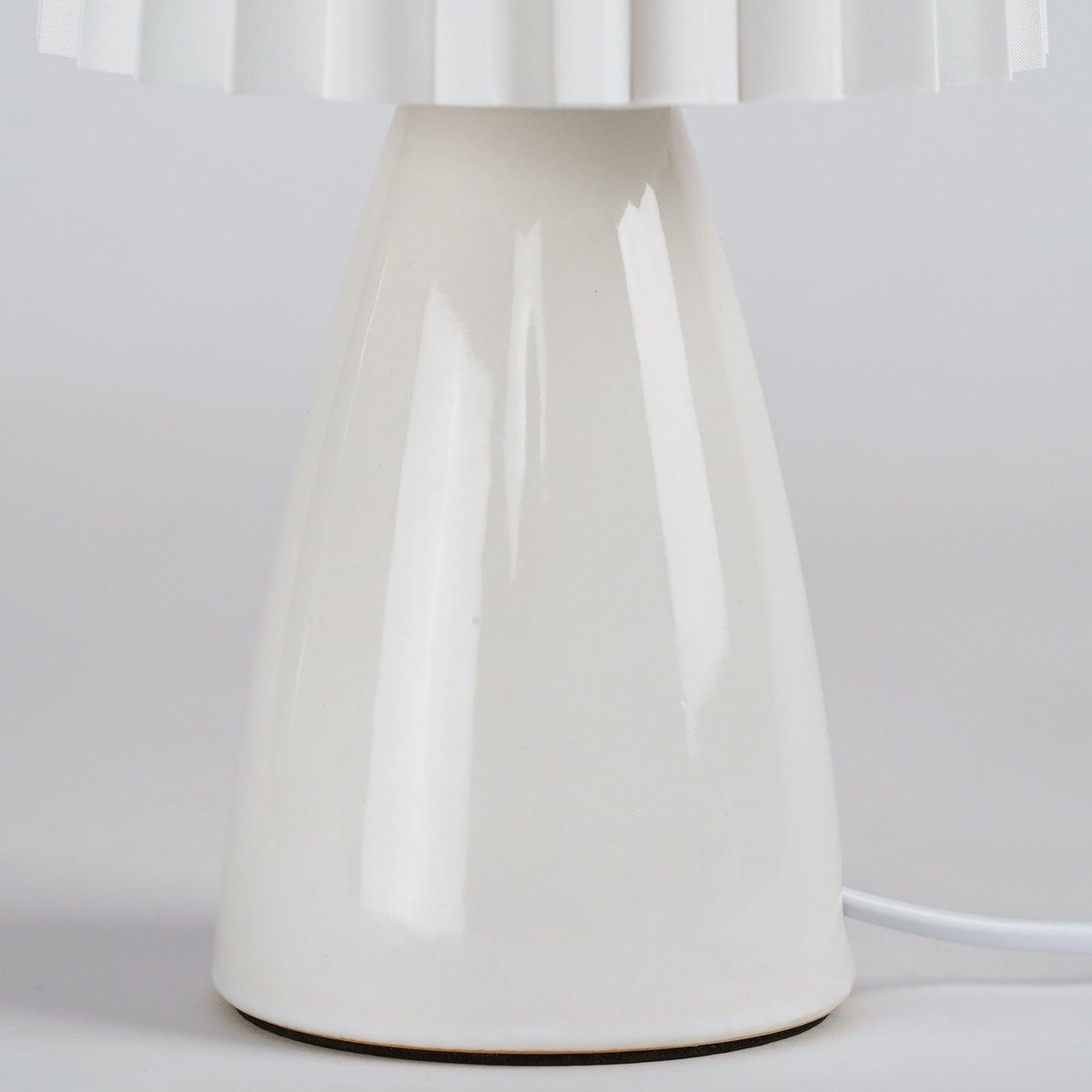 Boko minimalistyczna lampa stołowa z płótna