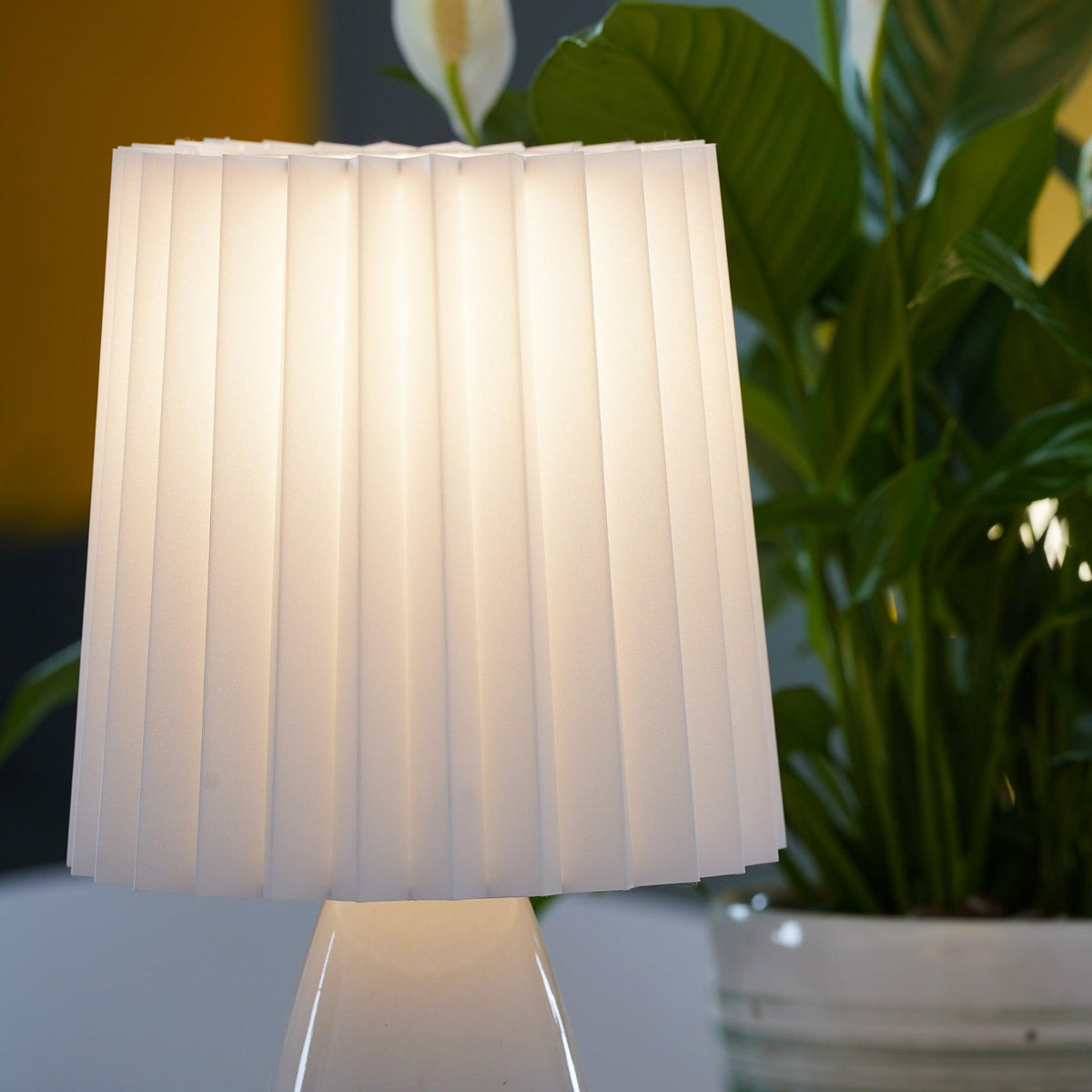 Boko minimalistyczna lampa stołowa z płótna