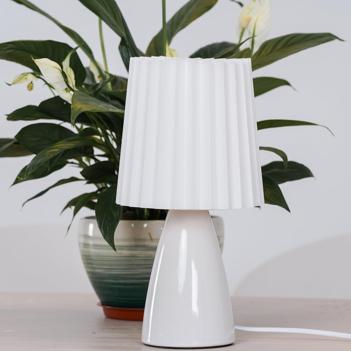 Boko minimalistyczna lampa stołowa z płótna