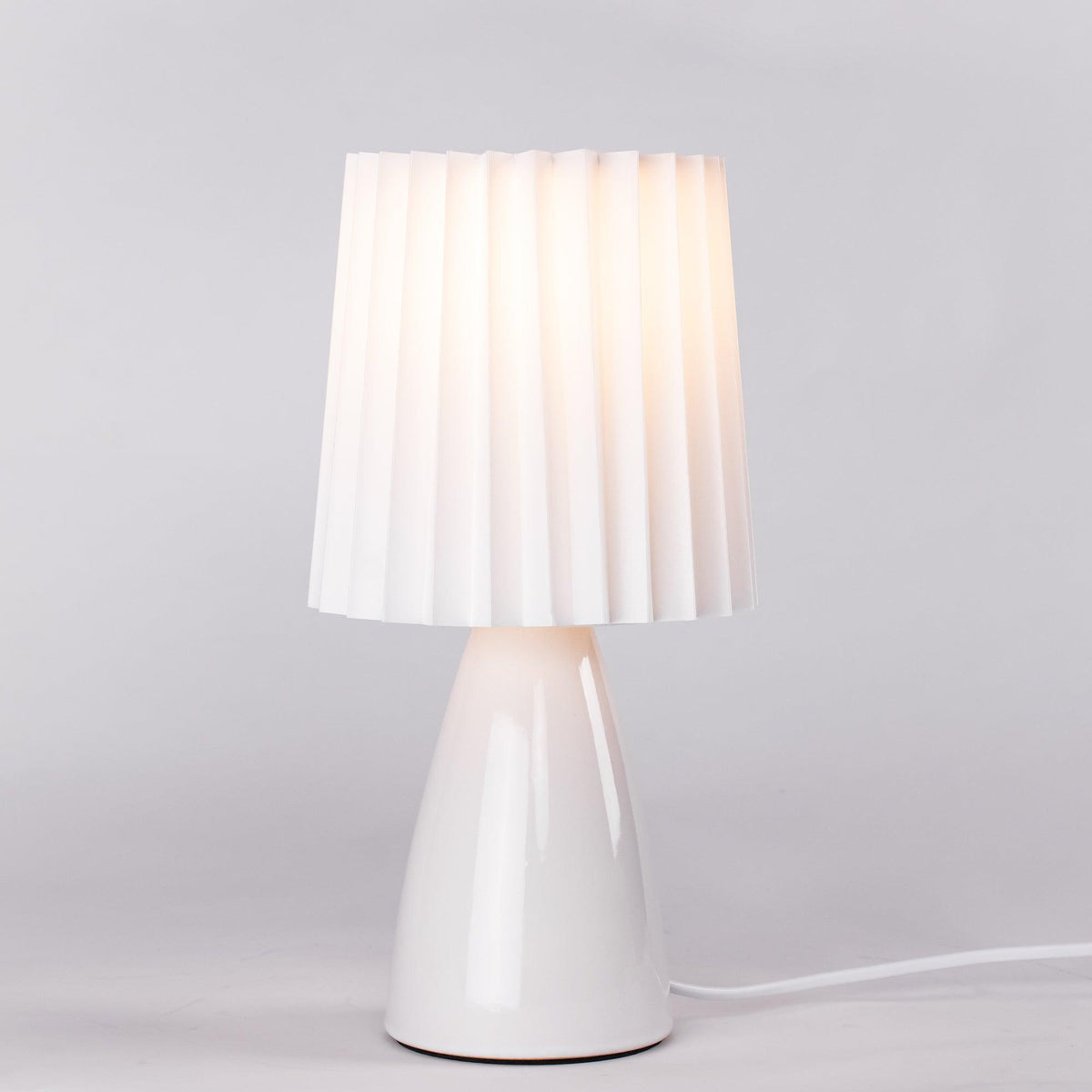 Boko minimalistyczna lampa stołowa z płótna