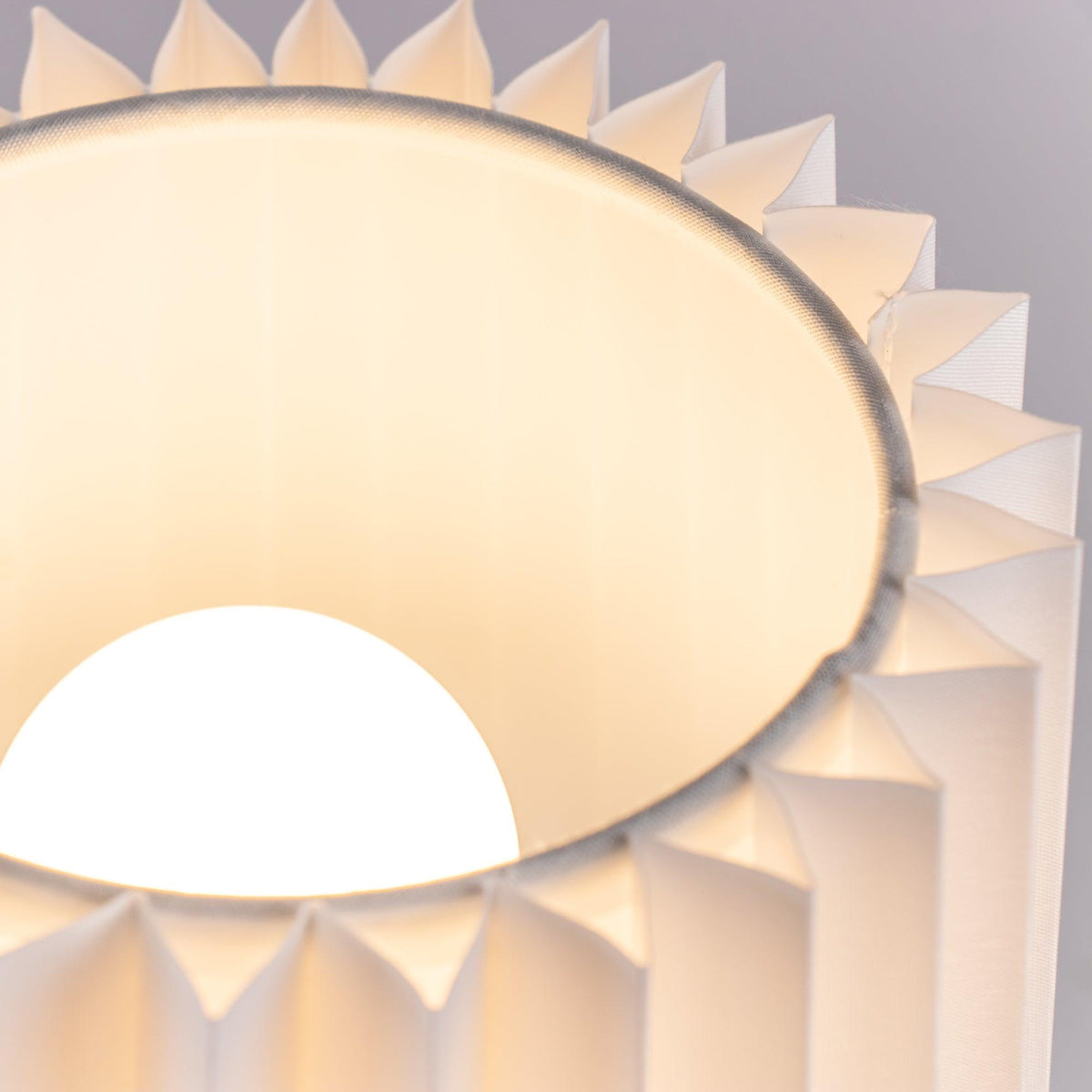 Boko minimalistyczna lampa stołowa z płótna