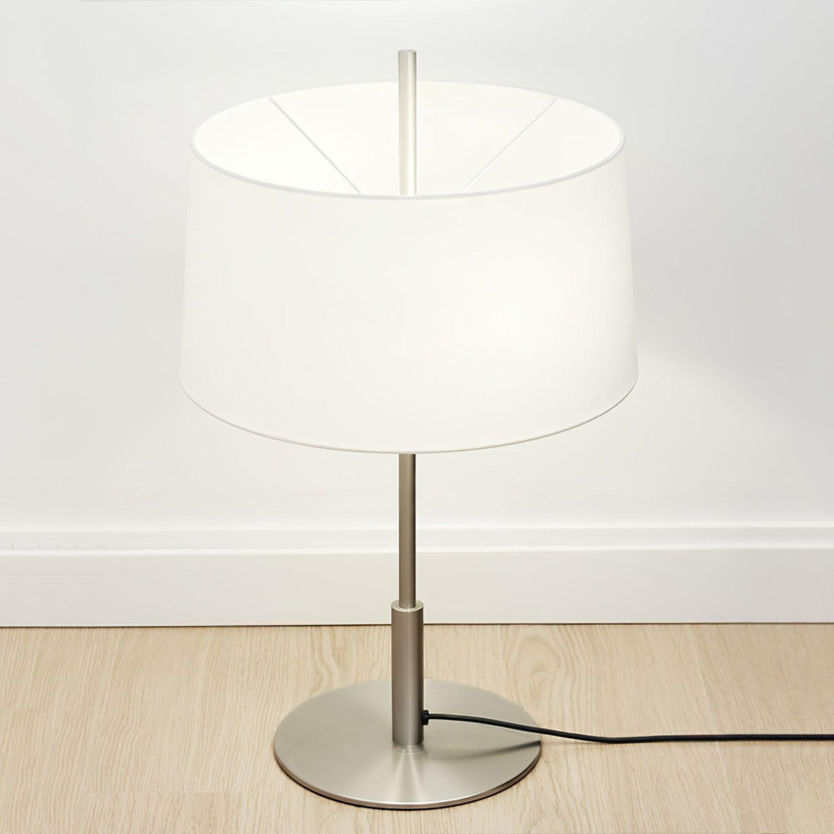 Lioreia lampa stołowa