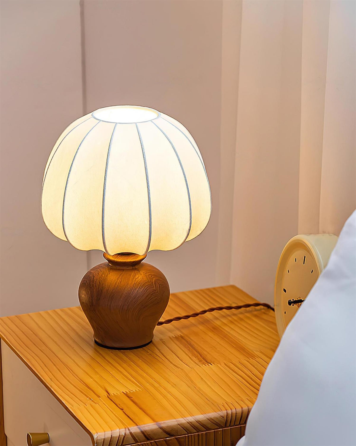 Mochy lampa stołowa
