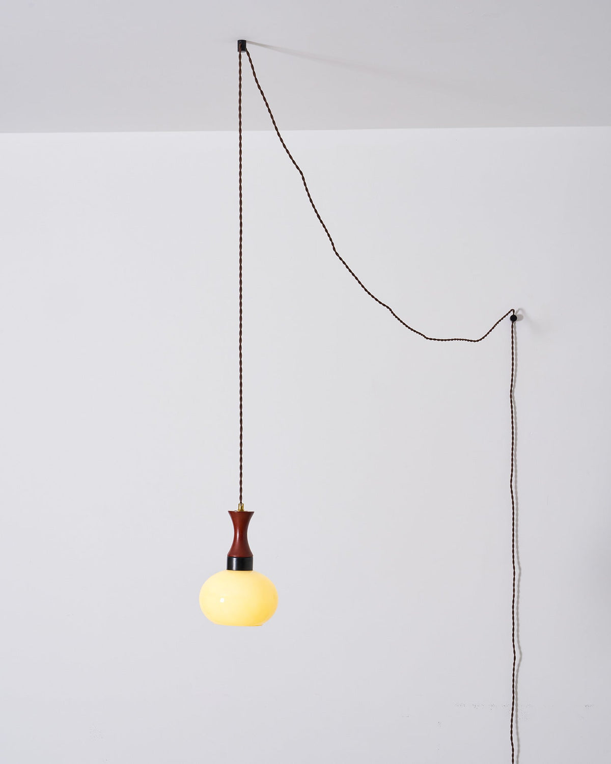 Chara lampa wisząca z wtyczką