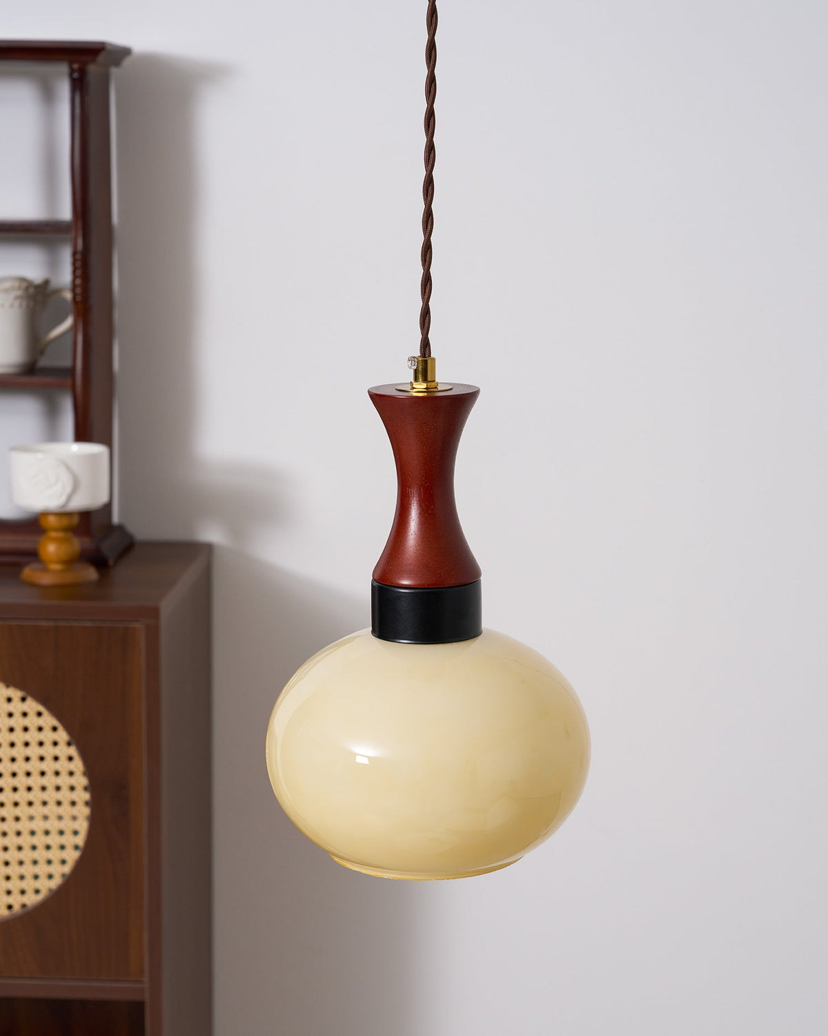 Chara lampa wisząca z wtyczką