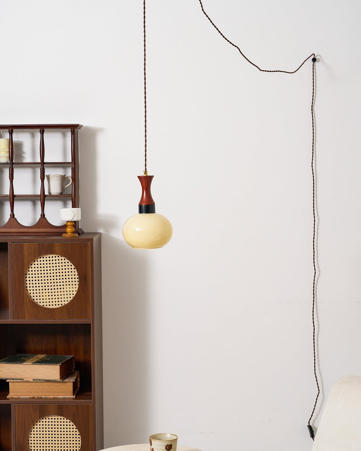Chara lampa wisząca z wtyczką