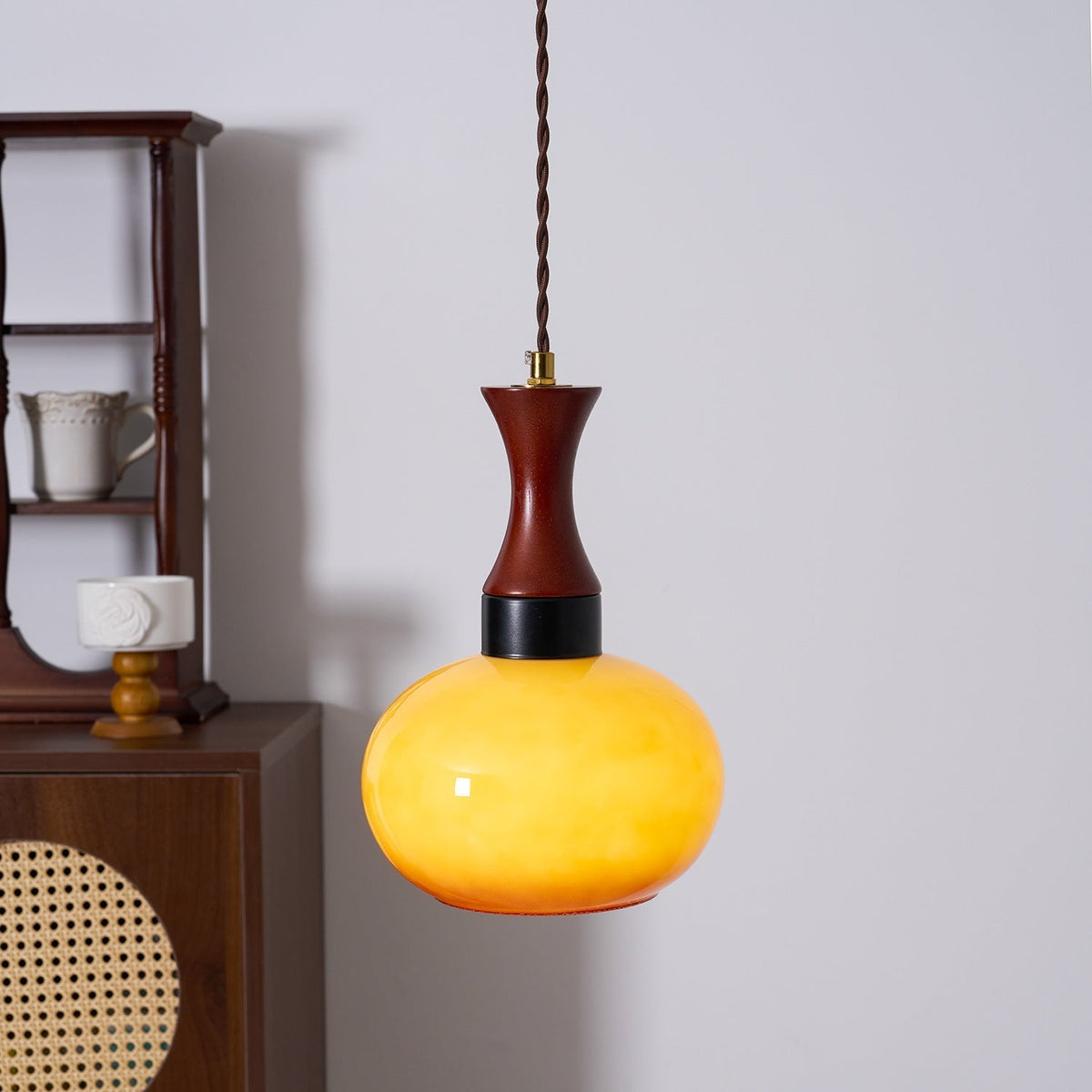 Chara lampa wisząca z wtyczką