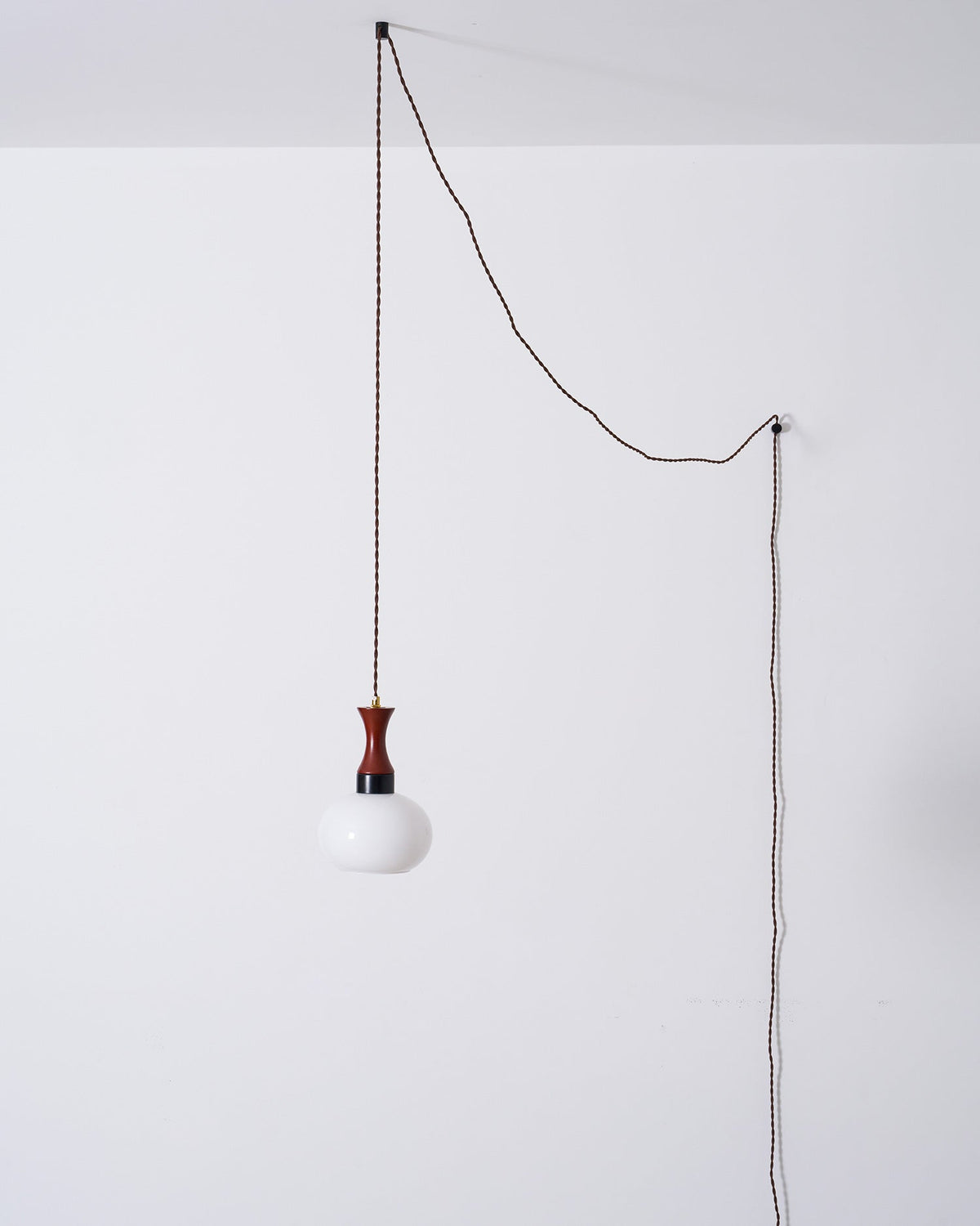 Chara lampa wisząca z wtyczką