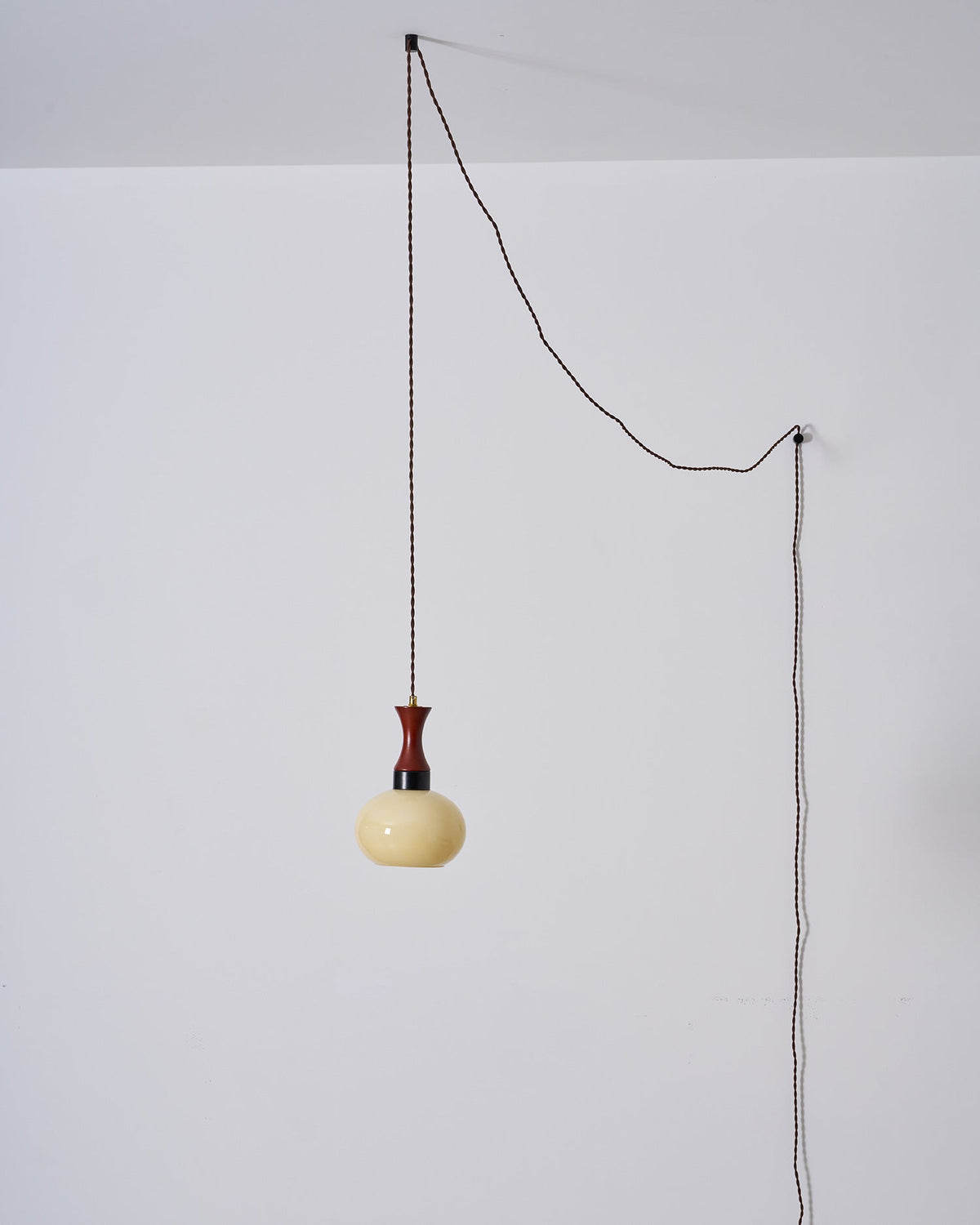 Chara lampa wisząca z wtyczką
