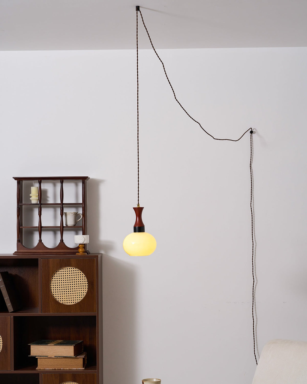 Chara lampa wisząca z wtyczką