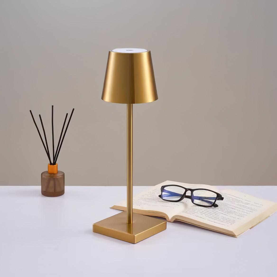 Viraorelia lampa stołowa