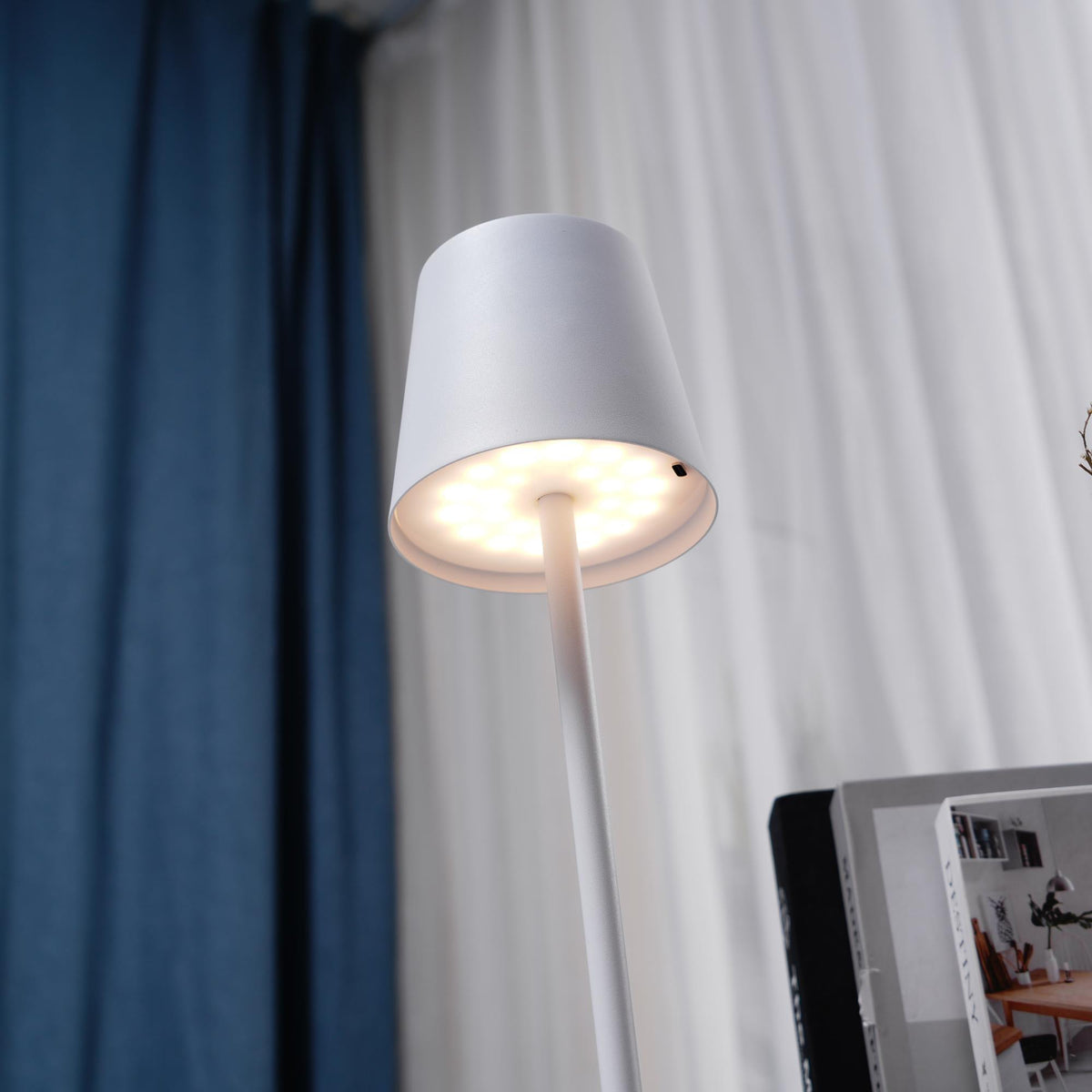 Viraorelia lampa stołowa