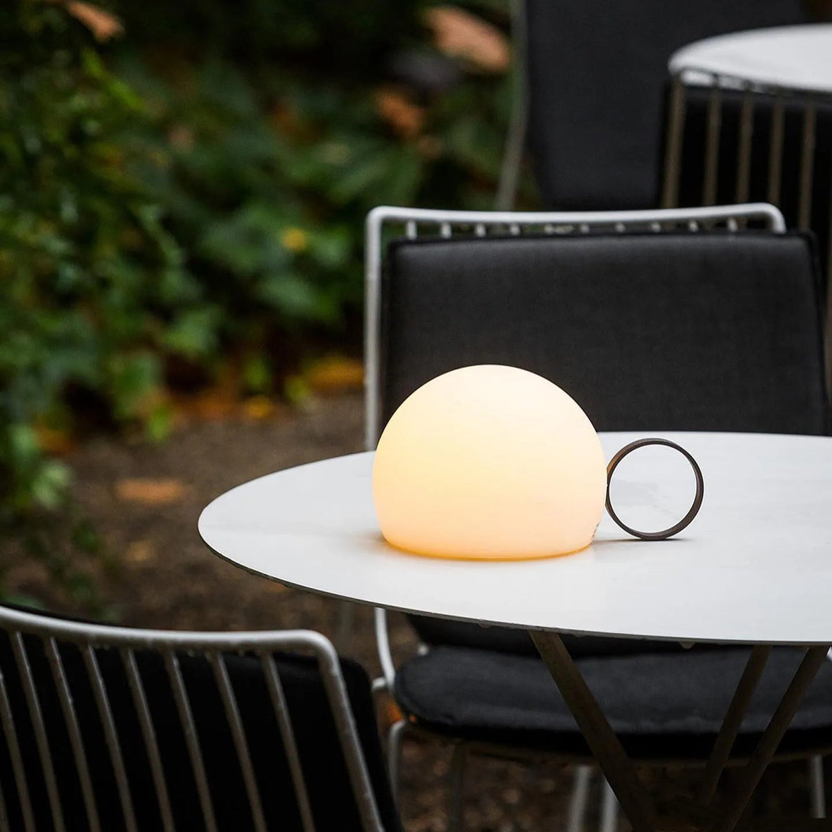 Cooper minimalistyczna lampa stołowa