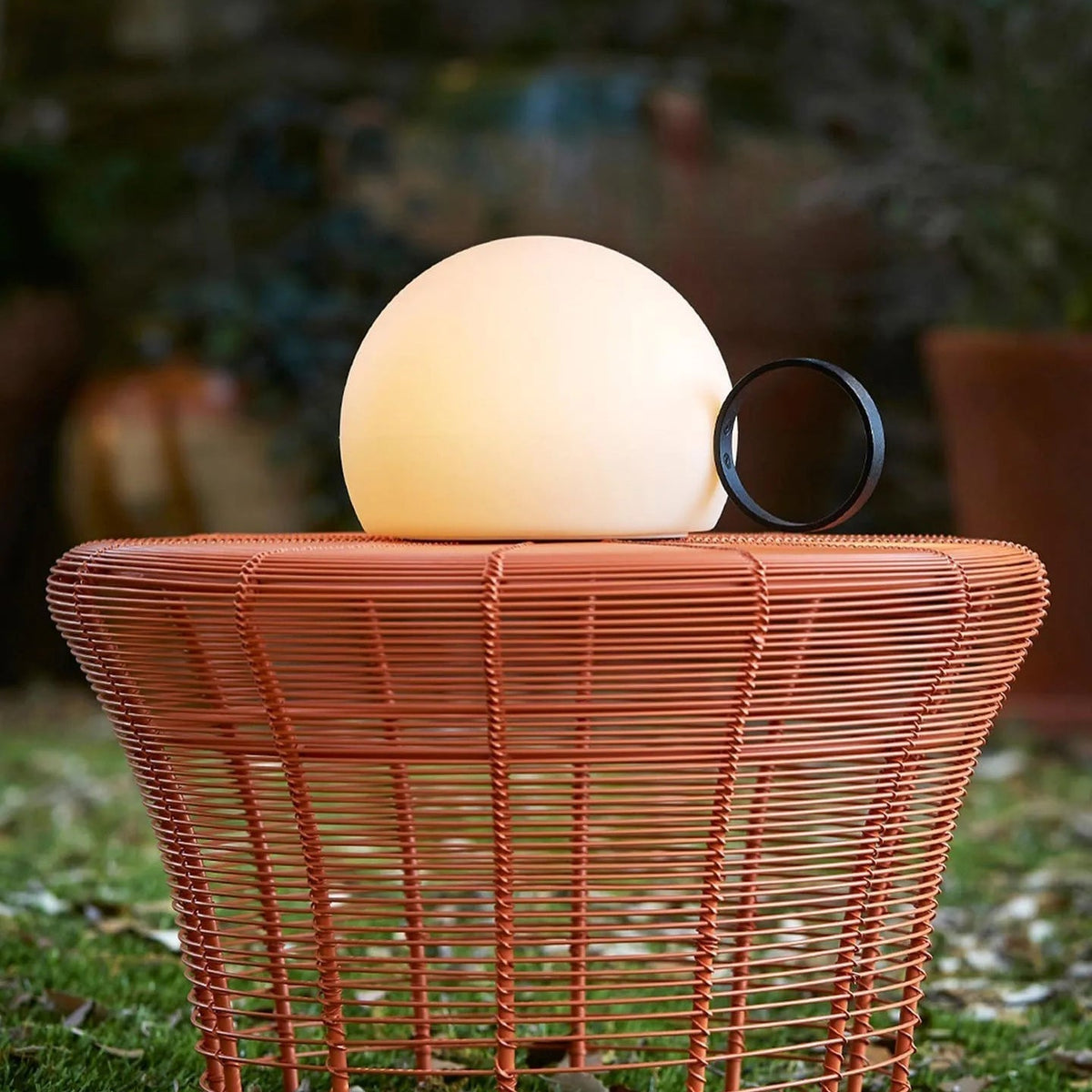Cooper minimalistyczna lampa stołowa