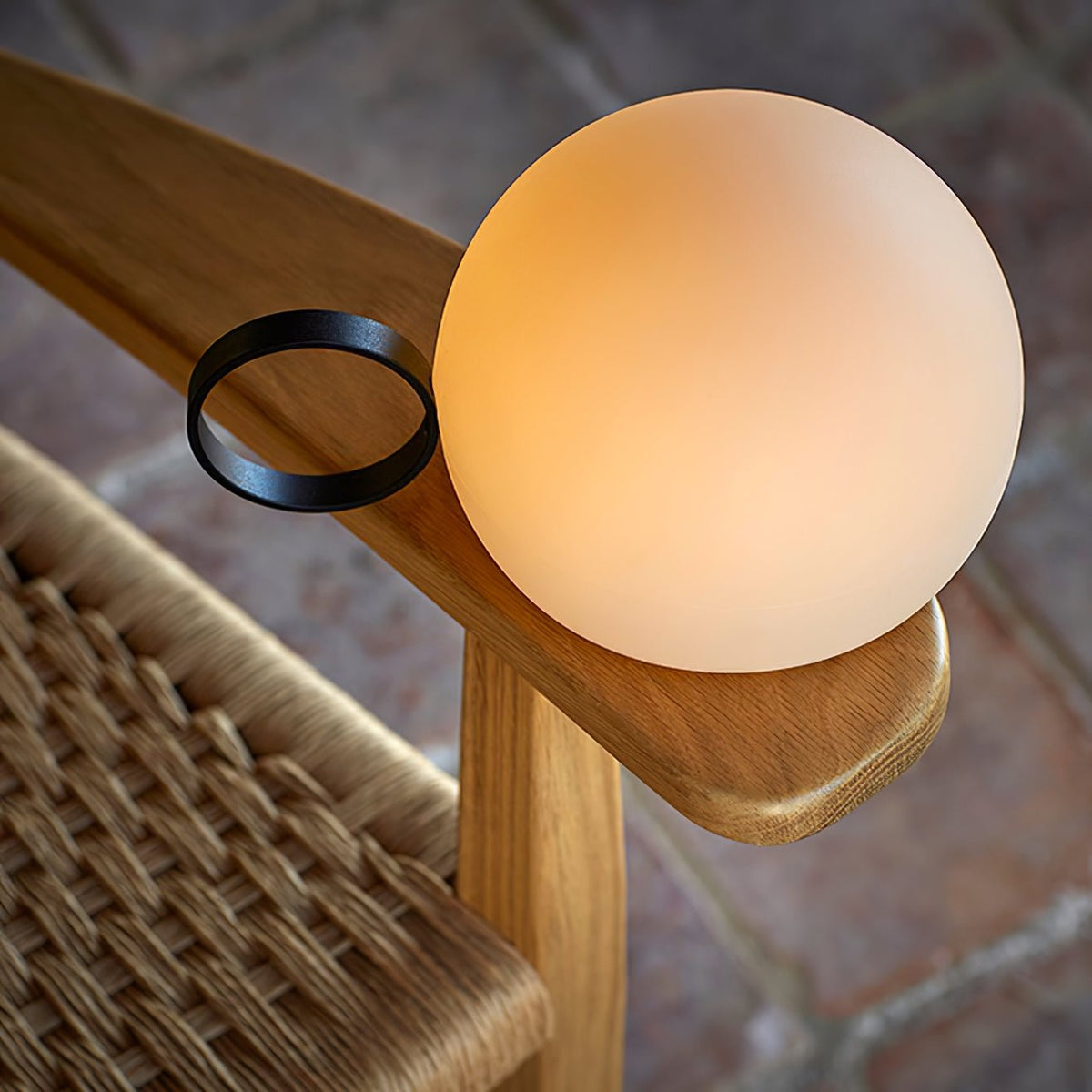 Cooper minimalistyczna lampa stołowa