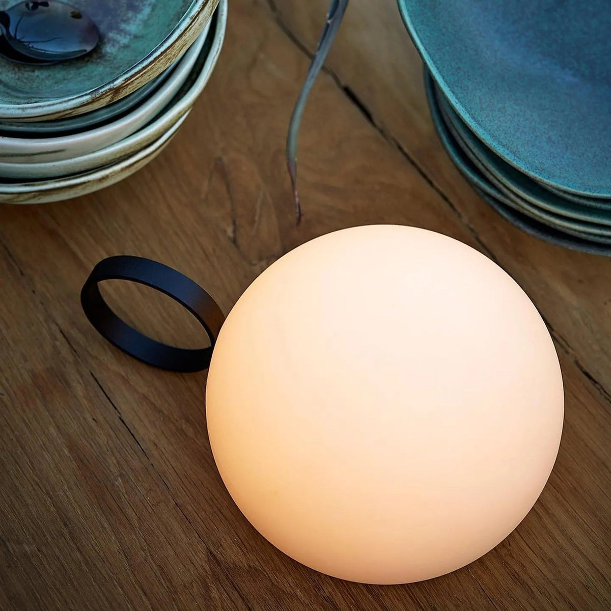 Cooper minimalistyczna lampa stołowa