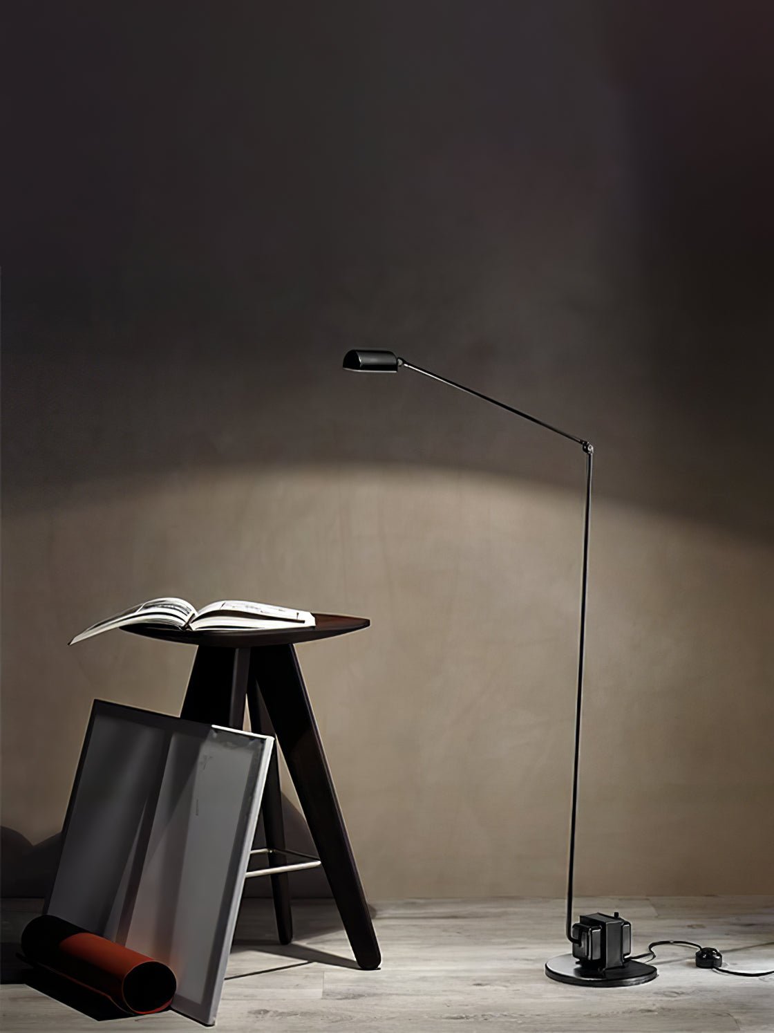 Nerilux regulowana lampa stojąca