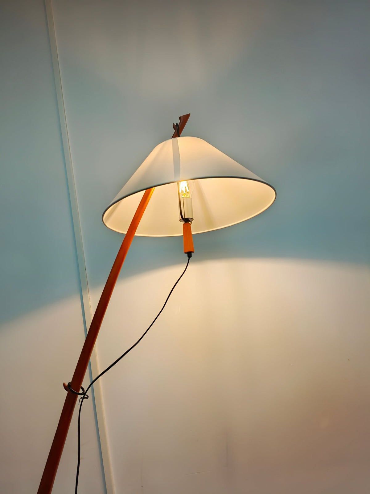 Irigen Arc lampa stojąca