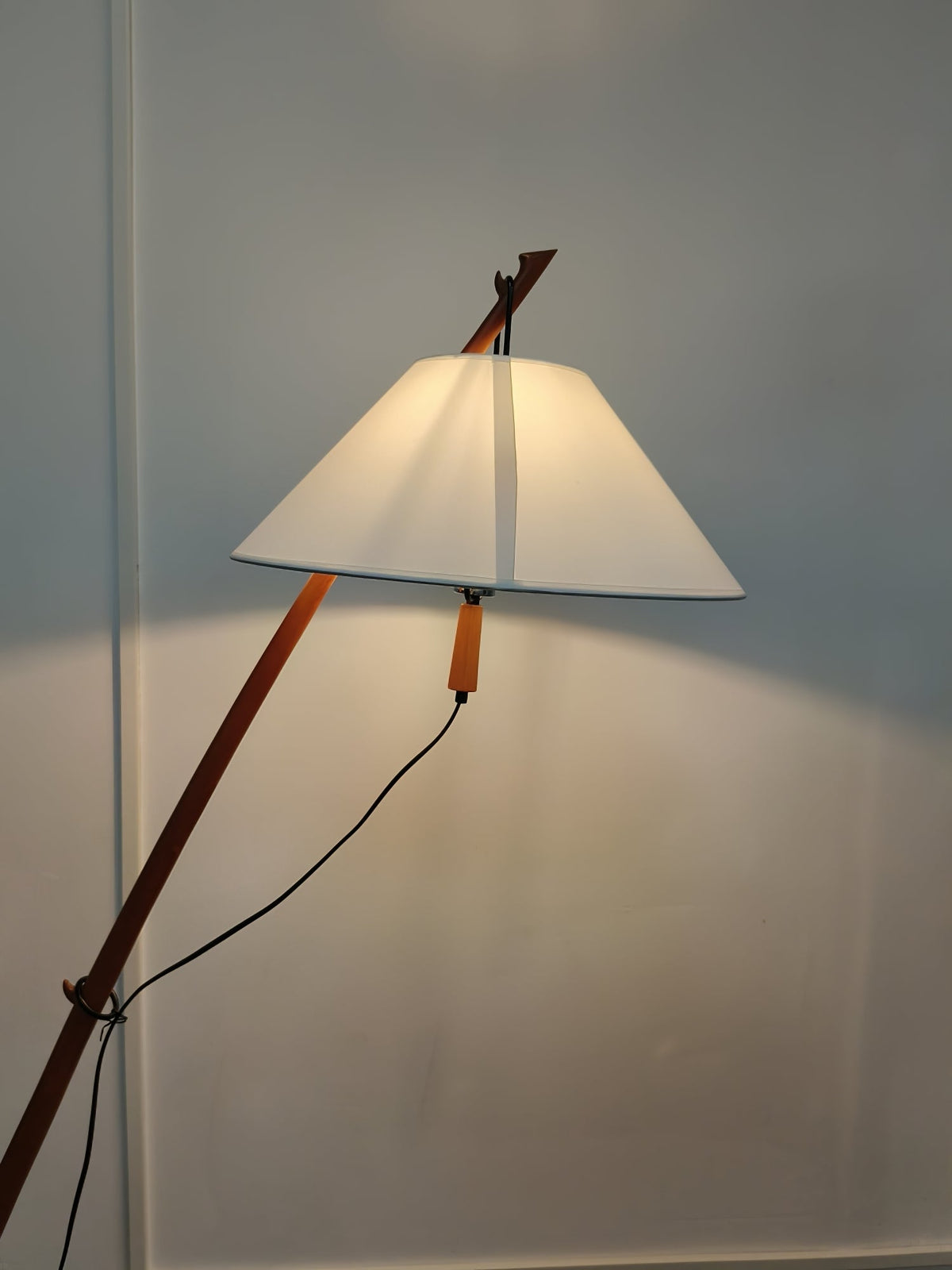Irigen Arc lampa stojąca