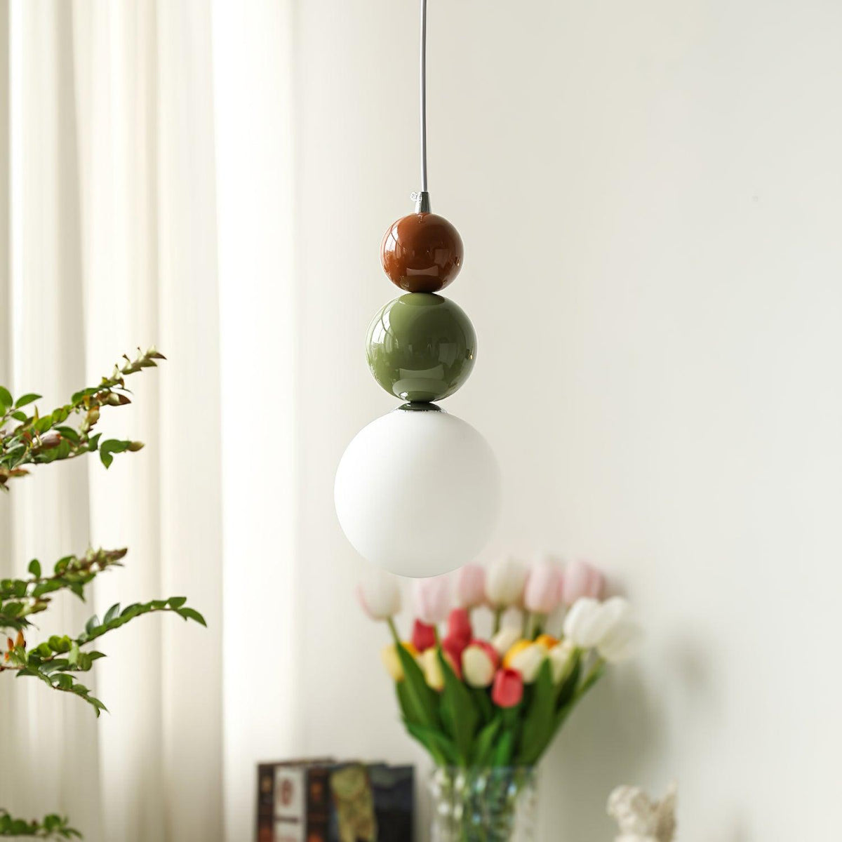 Lunetta Stacked lampa wisząca z kolorowymi sferami