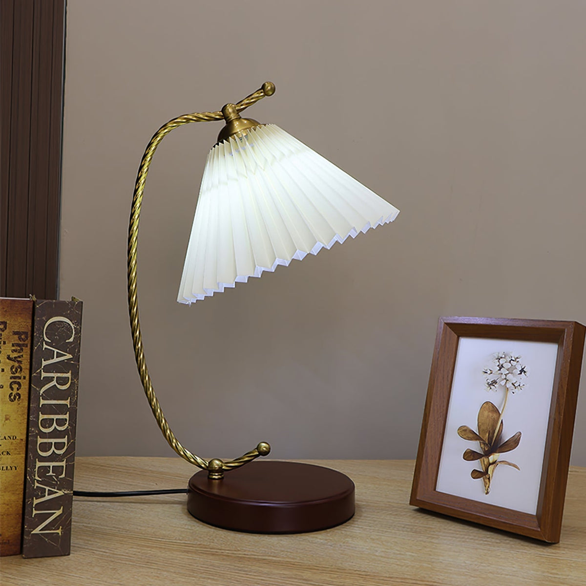 Kostor lampa stołowa