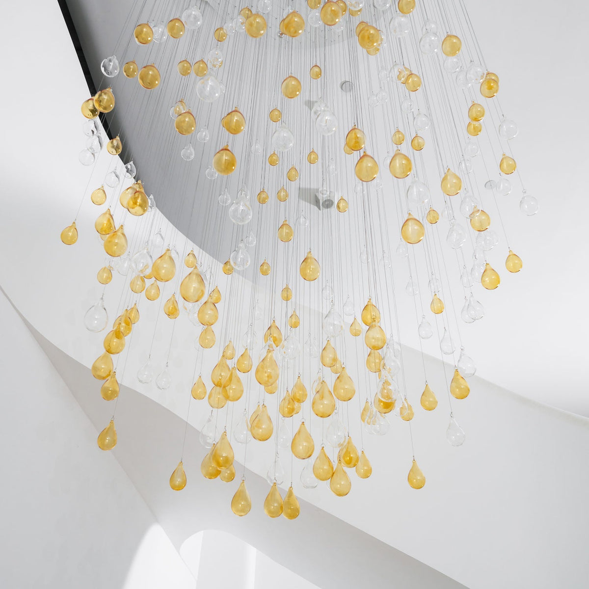 Droplets Cascading żyrandol ze szkła