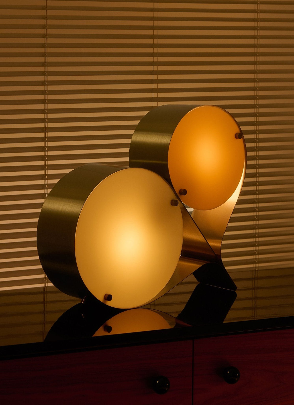 Duet Floating Disc lampa stołowa