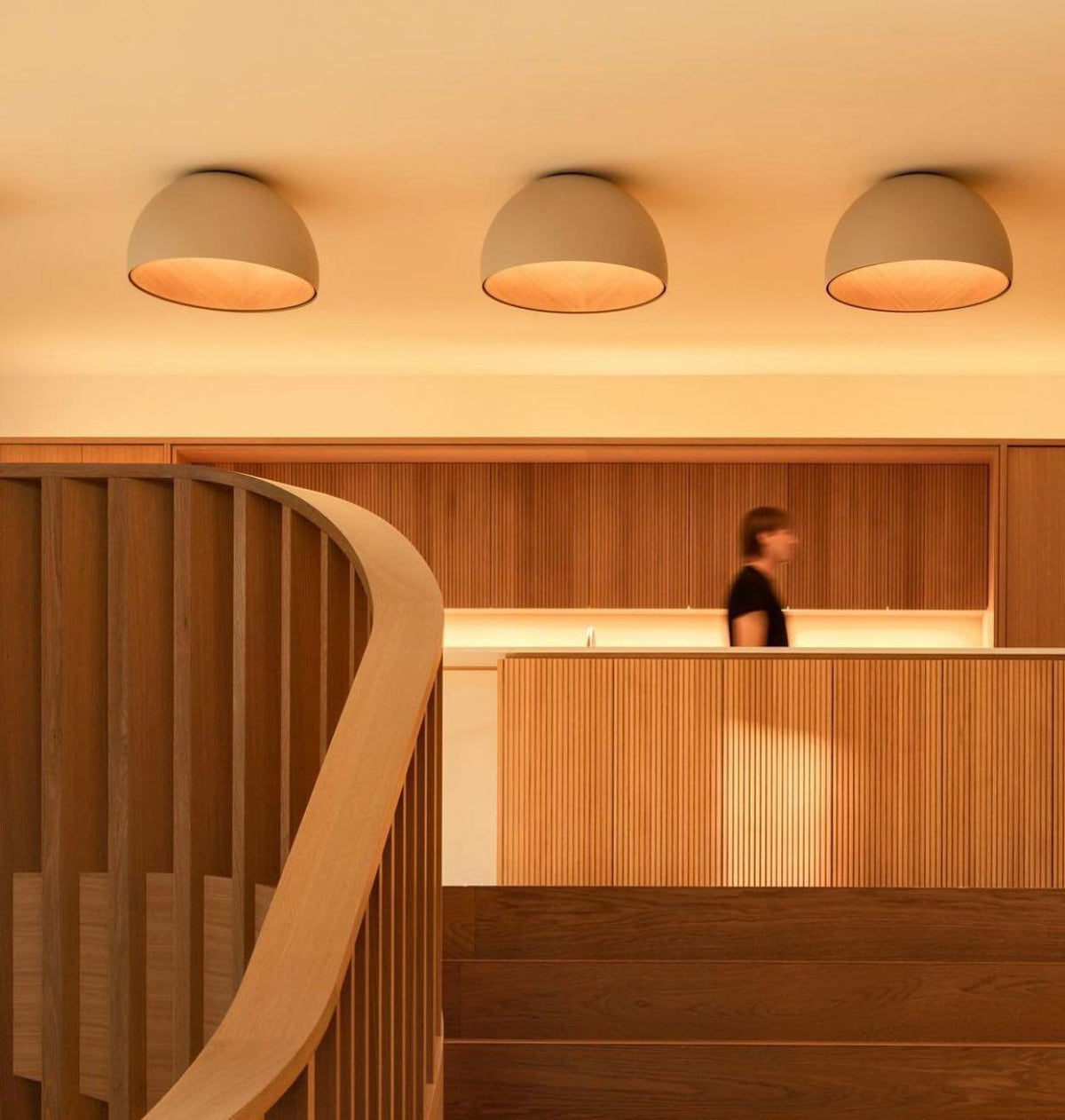 Flanel lampa sufitowa kopuła drewno wewnątrz ciepła nowoczesna minimalistyczna salon | Cielum
