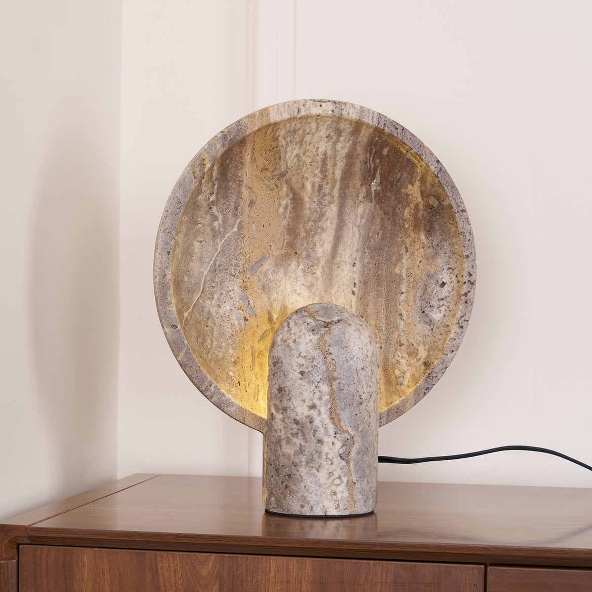 Valemu saucer-base travertine lampa stołowa
