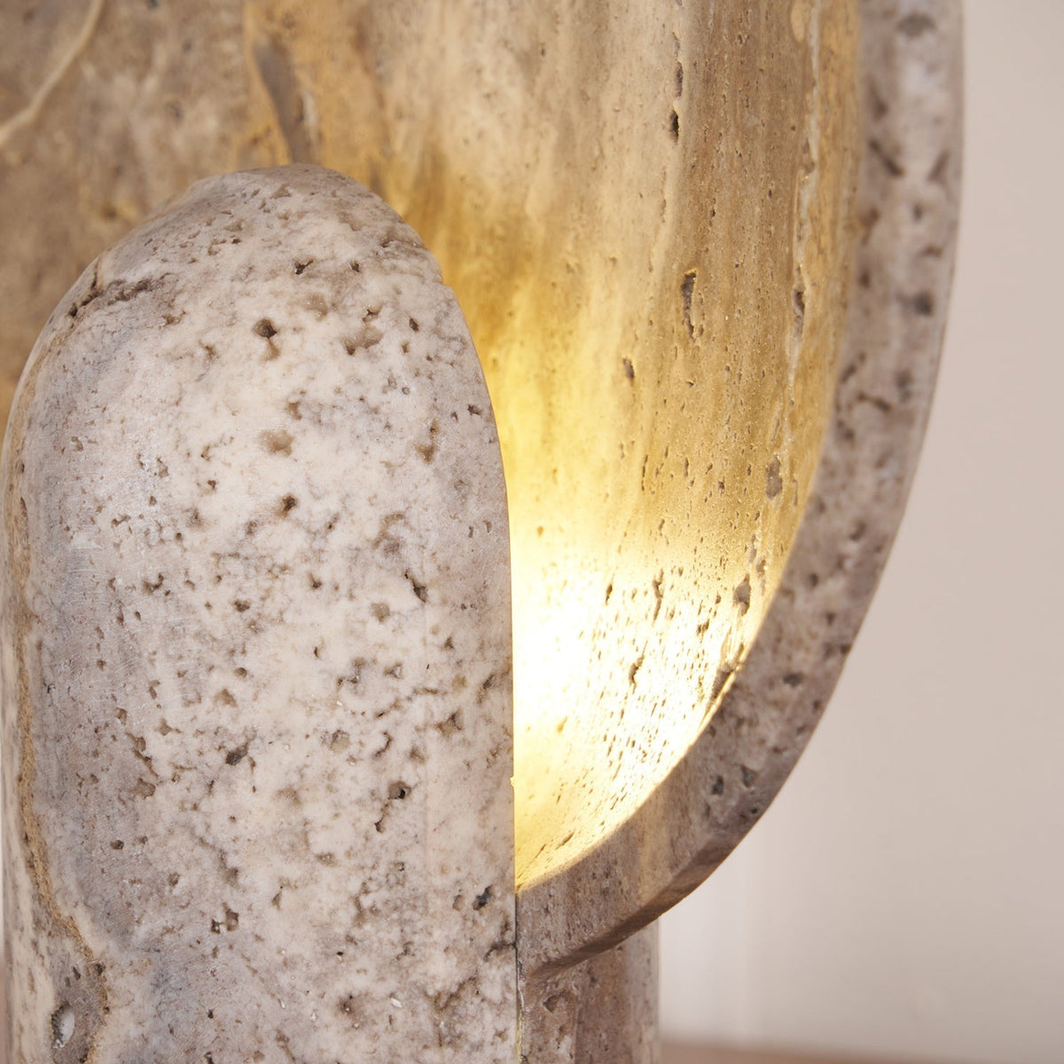 Valemu saucer-base travertine lampa stołowa