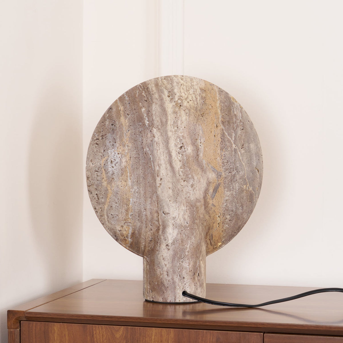 Valemu saucer-base travertine lampa stołowa