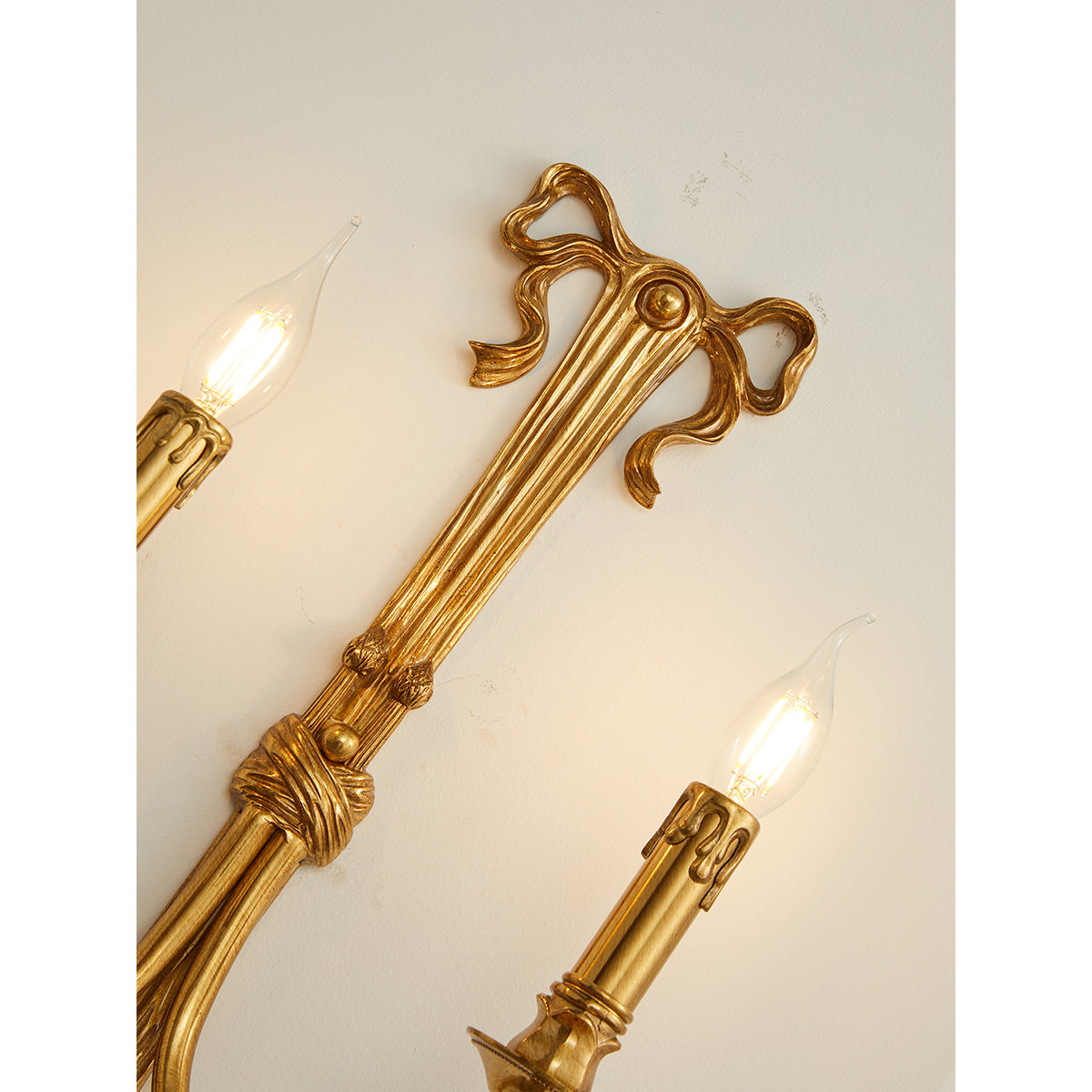 Lampa ścienna Oriaielle z mosiądzu