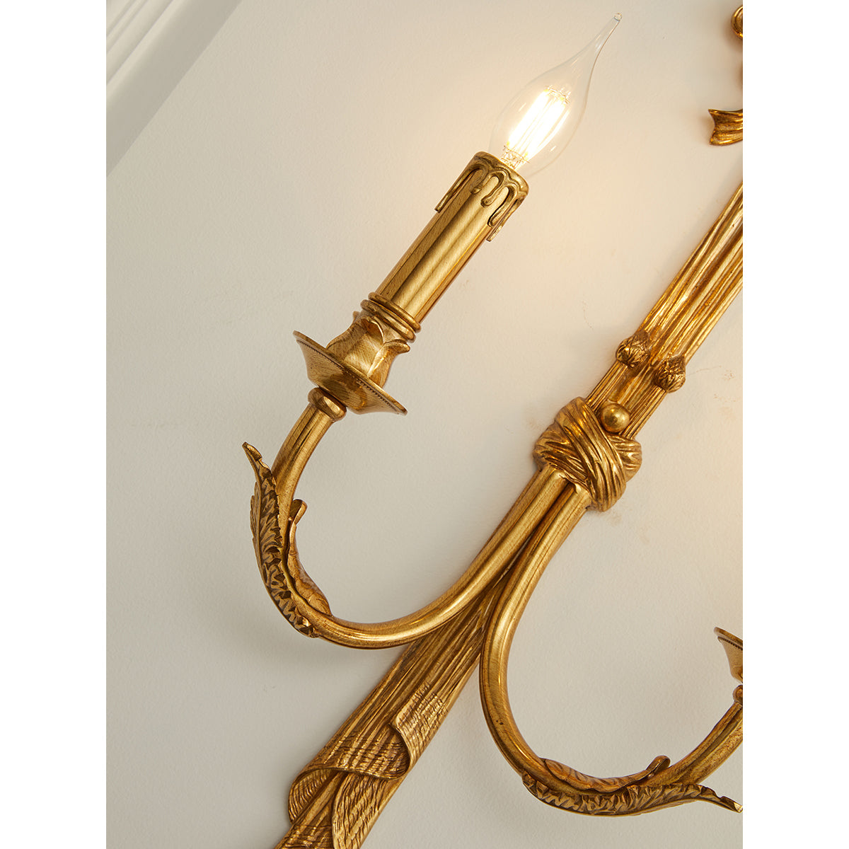 Lampa ścienna Oriaielle z mosiądzu