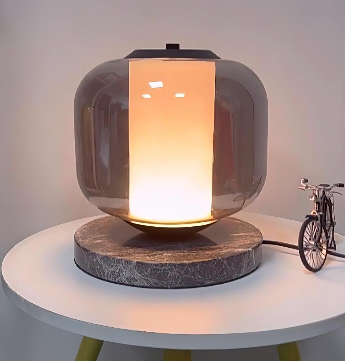 Aaron nowoczesna lampa stołowa z marmuru