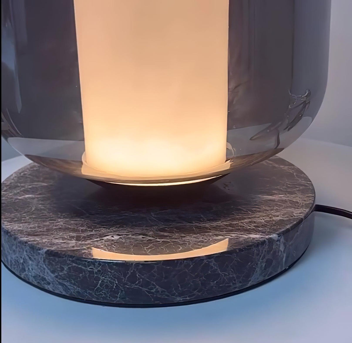 Aaron nowoczesna lampa stołowa z marmuru