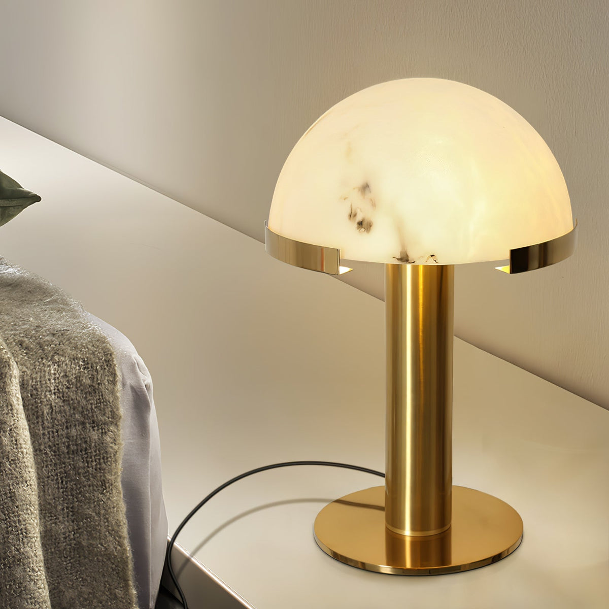 Keir lampa stołowa z alabastrem