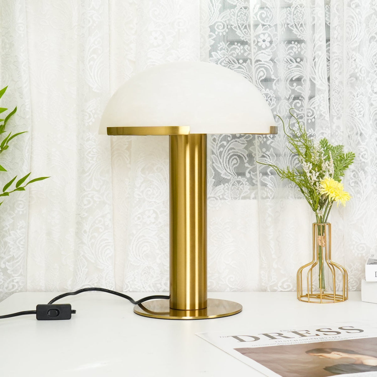 Keir lampa stołowa z alabastrem