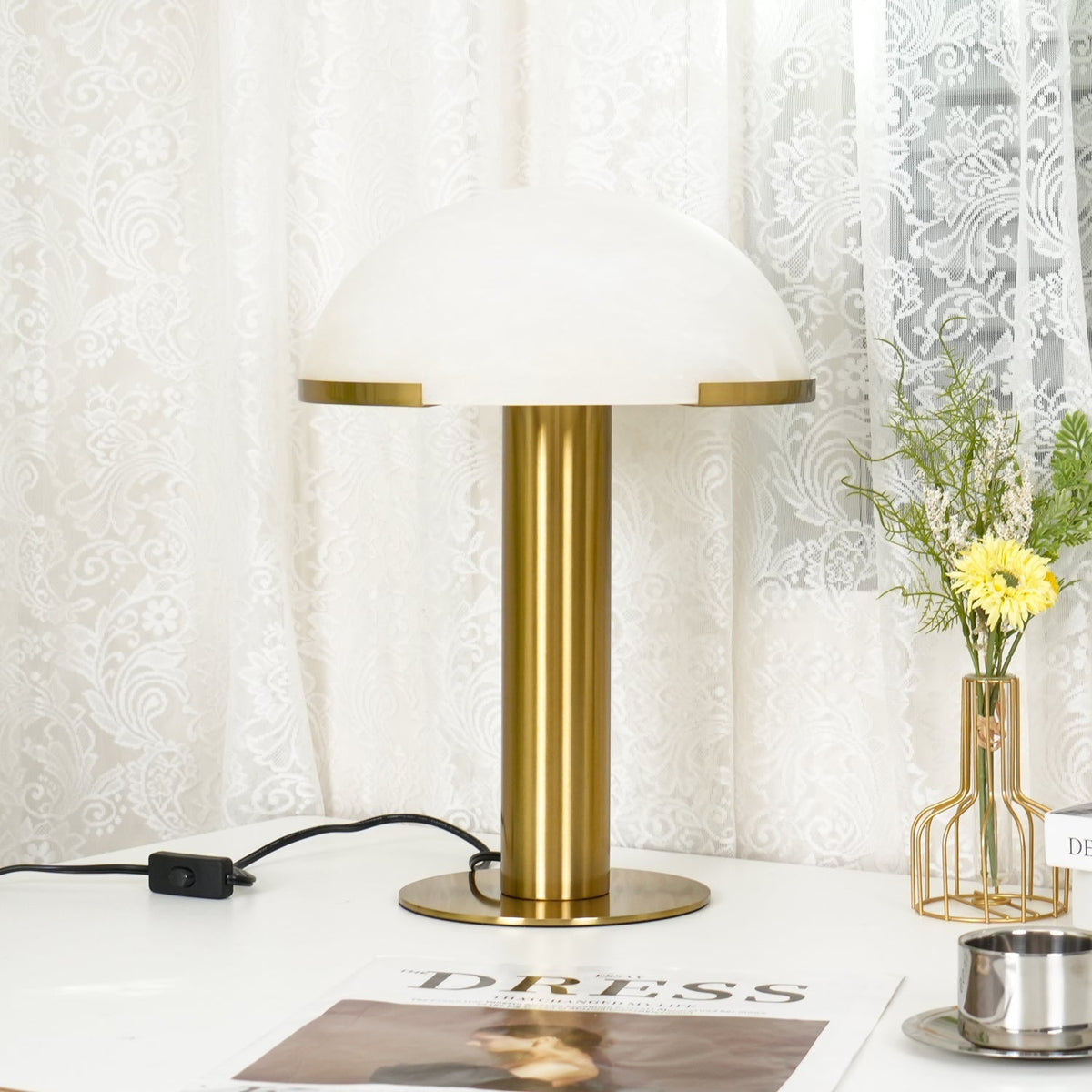 Keir lampa stołowa z alabastrem
