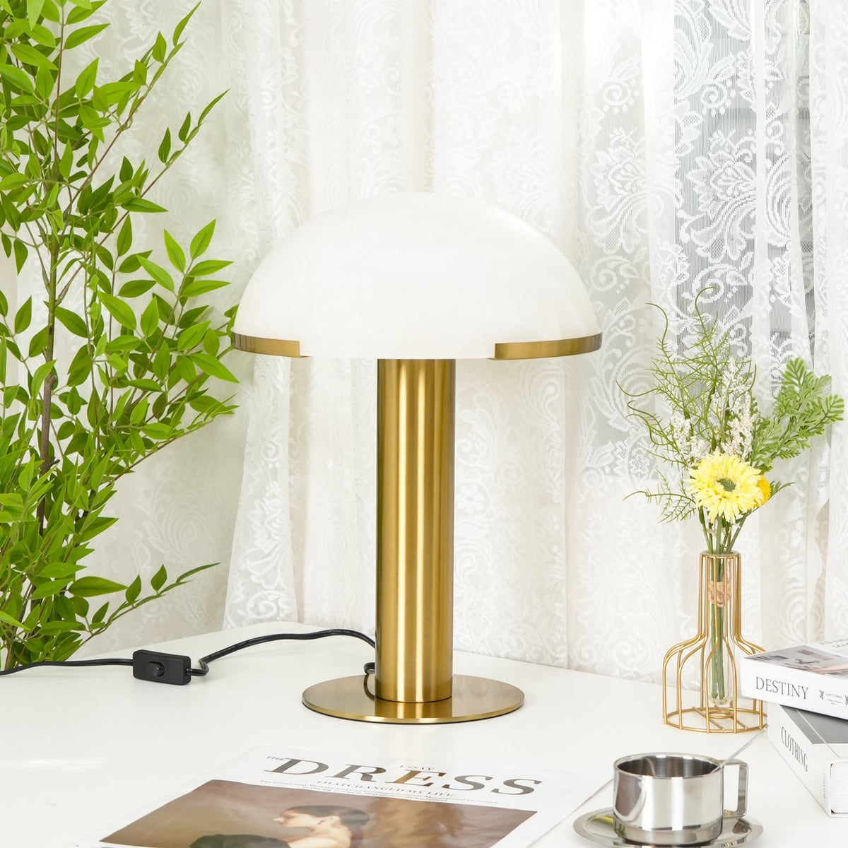 Keir lampa stołowa z alabastrem