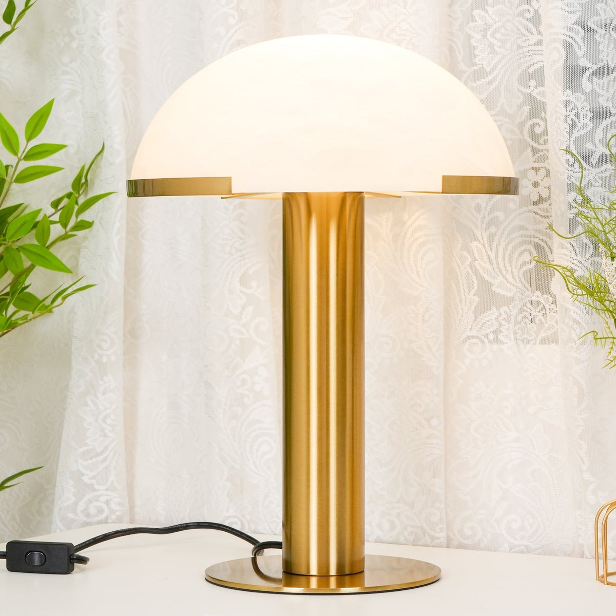 Keir lampa stołowa z alabastrem