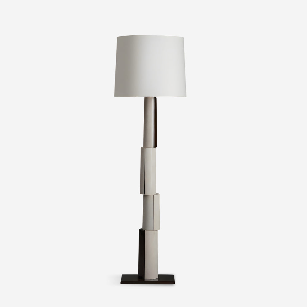 Tate Block lampa stojąca ze skórzanej tkaniny