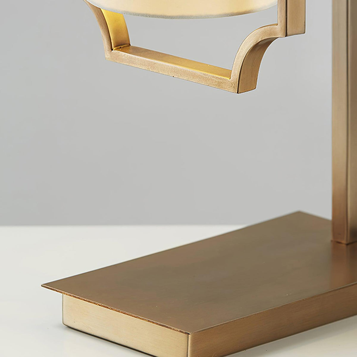 Lineraine Classic lampa stołowa ze szkła