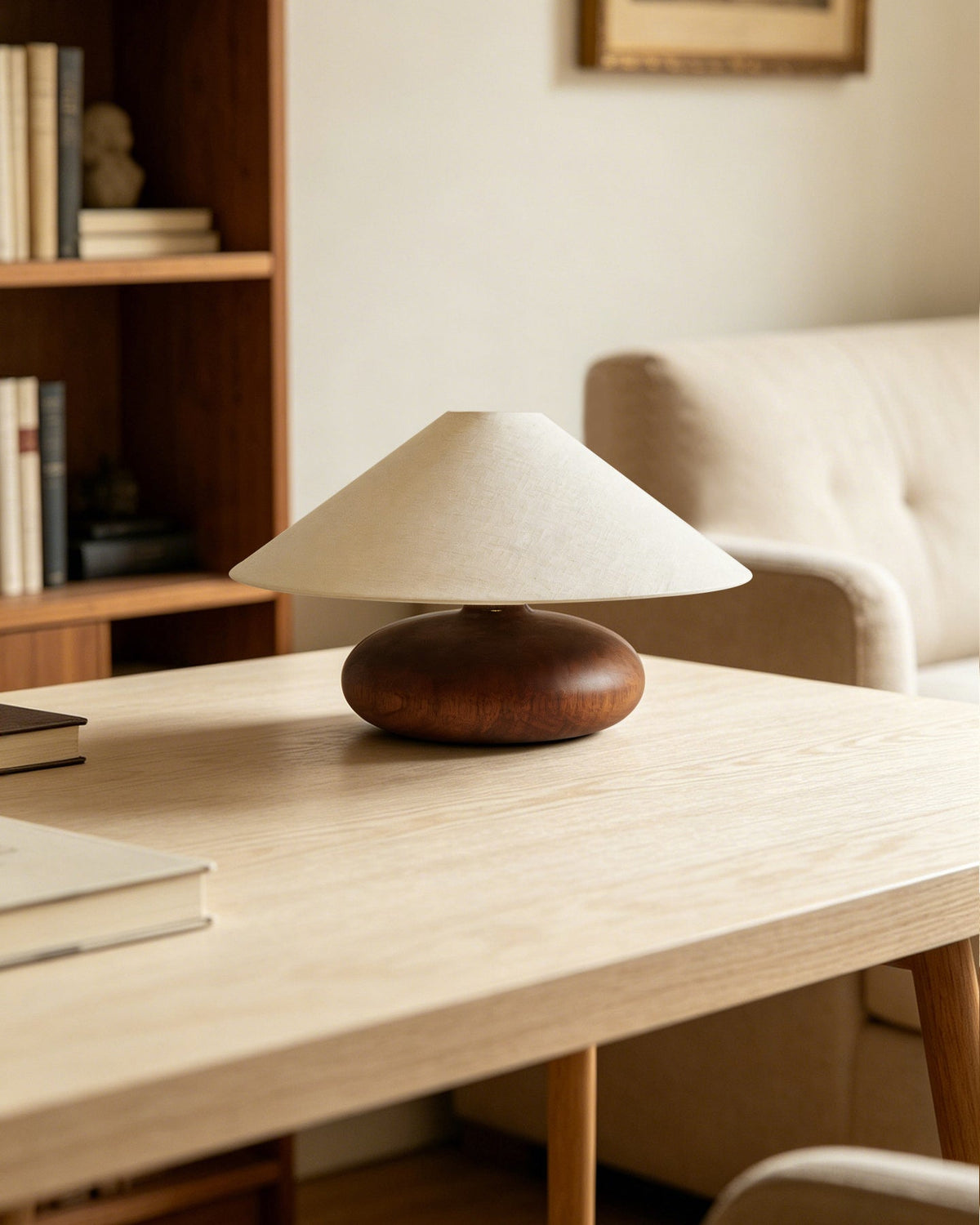 Acorn lampa stołowa
