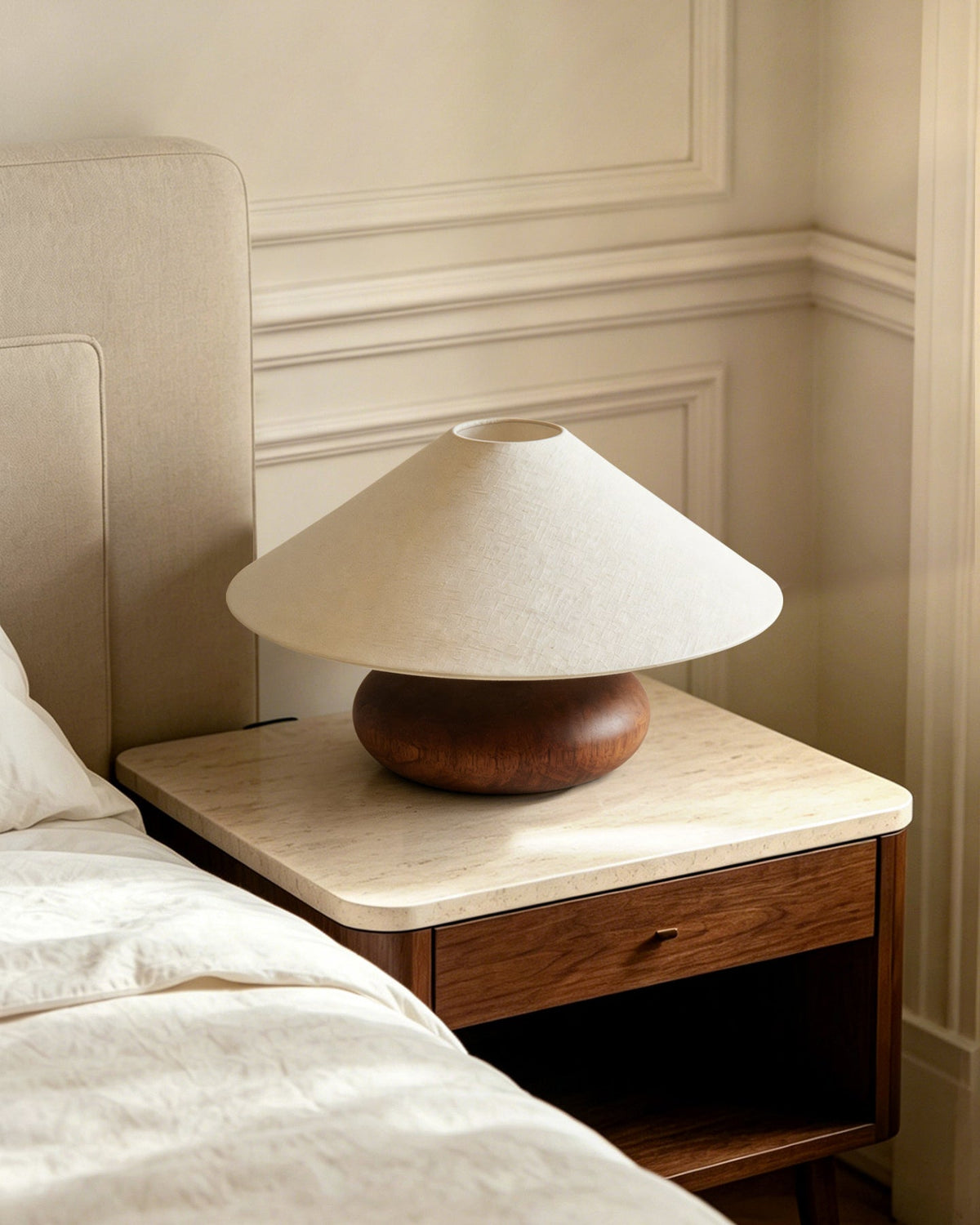 Acorn lampa stołowa