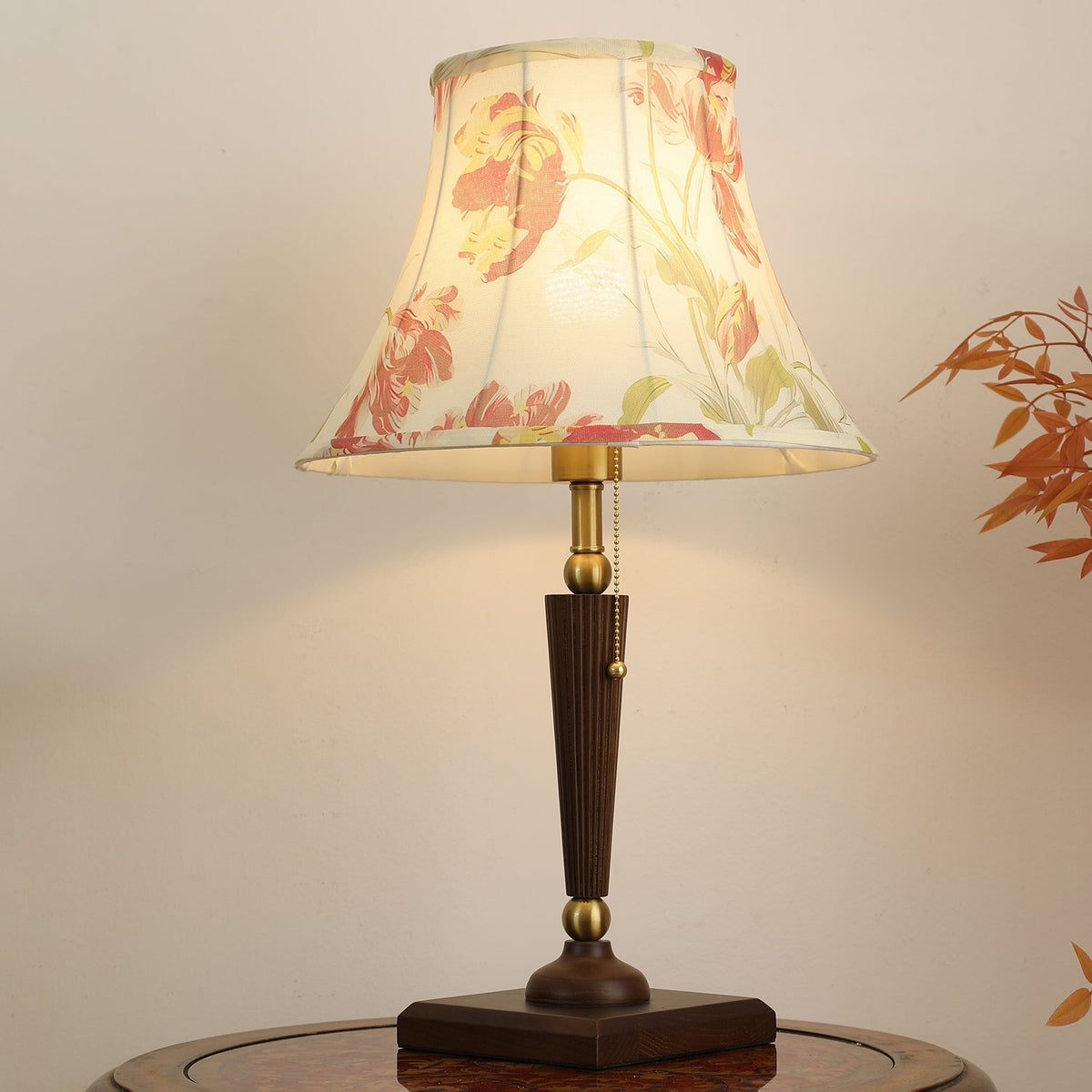 Lampa stołowa Zarw z drewna i płótna
