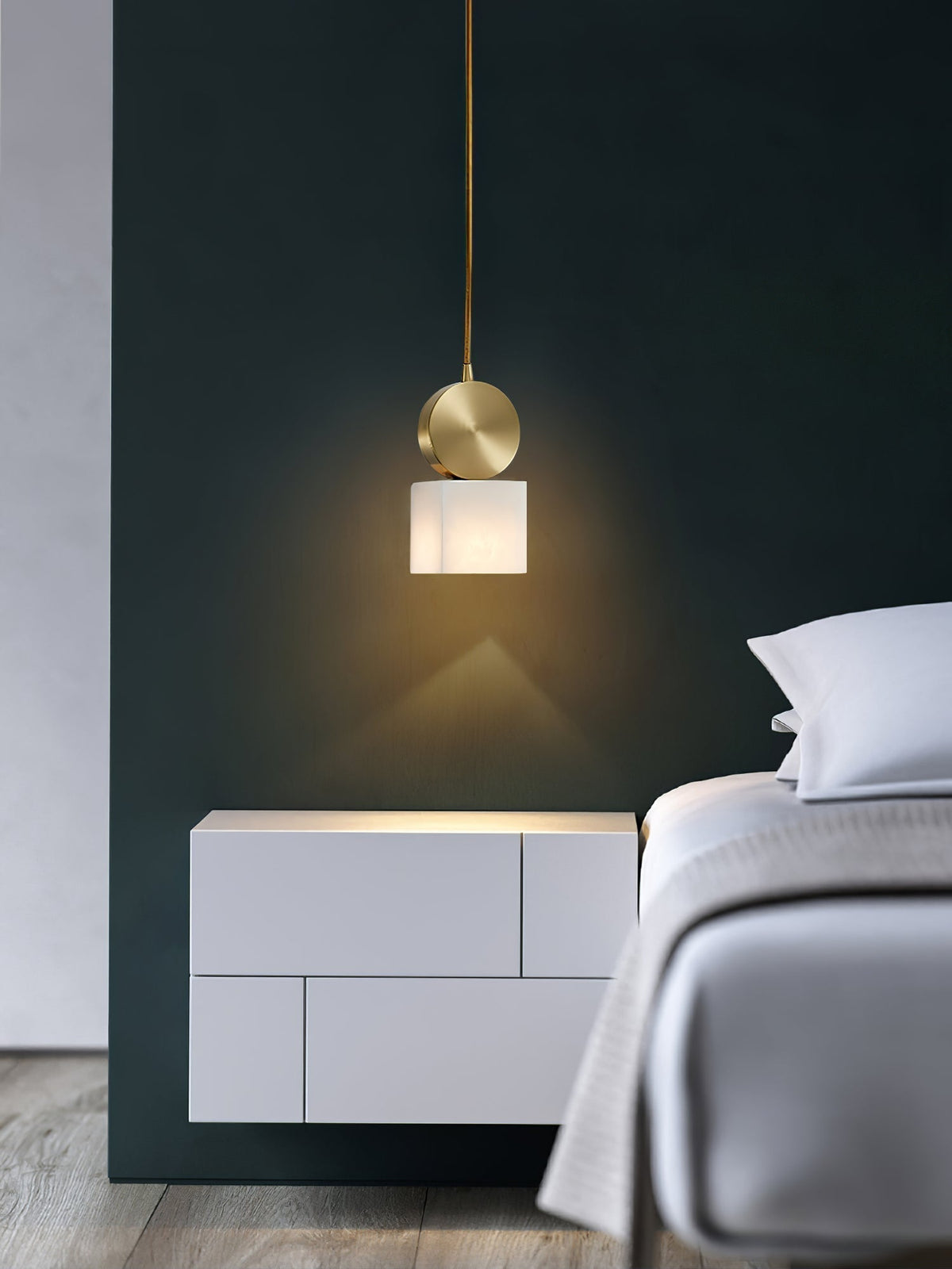 Salen lampa wisząca z alabastrem i miedzią